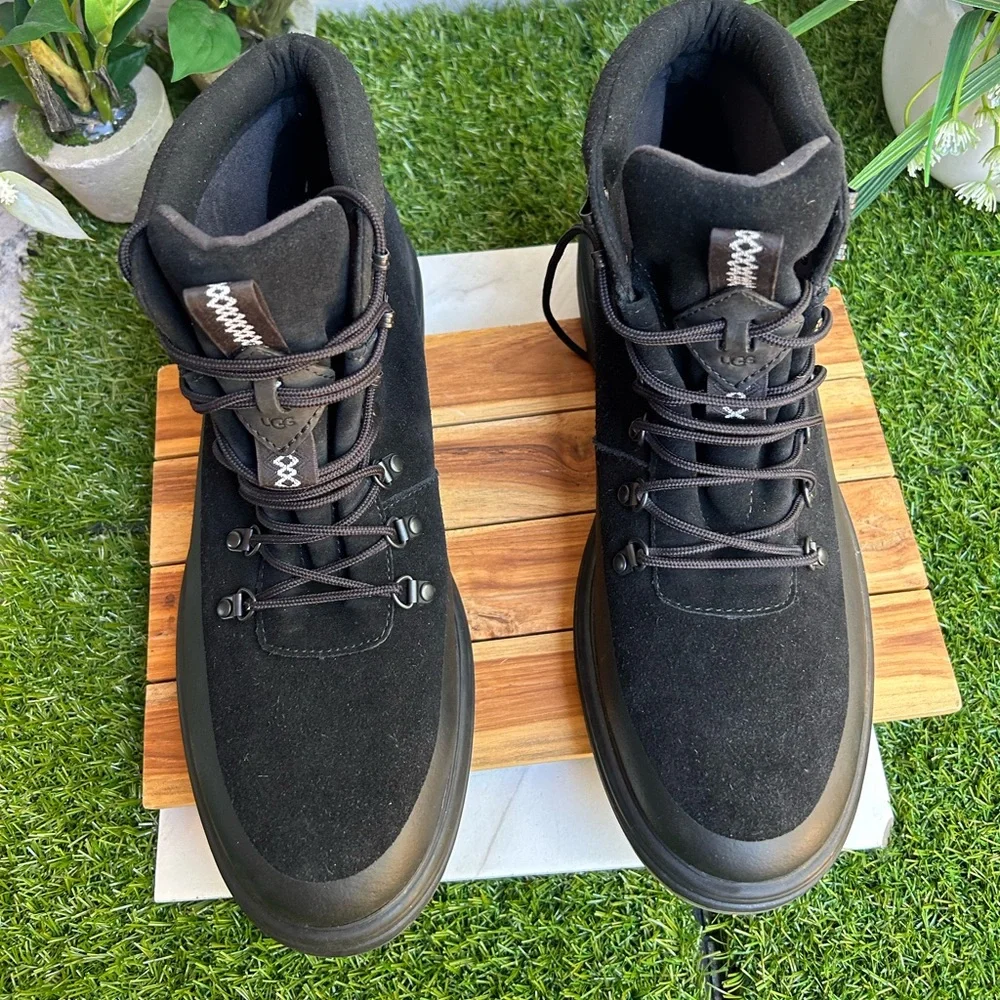 UGG Biltmore Hiker Boot for Men size 11 like new